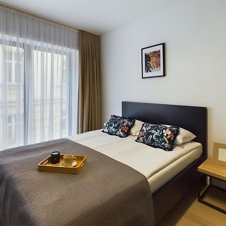 Modern Studios With Air Conditioning In Downtown Krakow By Noclegi Renters Bagian luar foto
