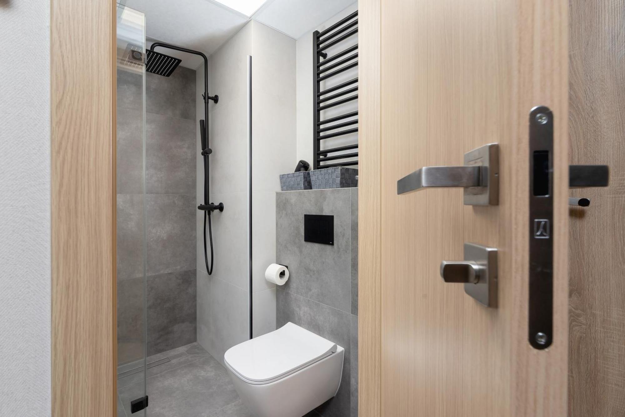Modern Studios With Air Conditioning In Downtown Krakow By Noclegi Renters Bagian luar foto