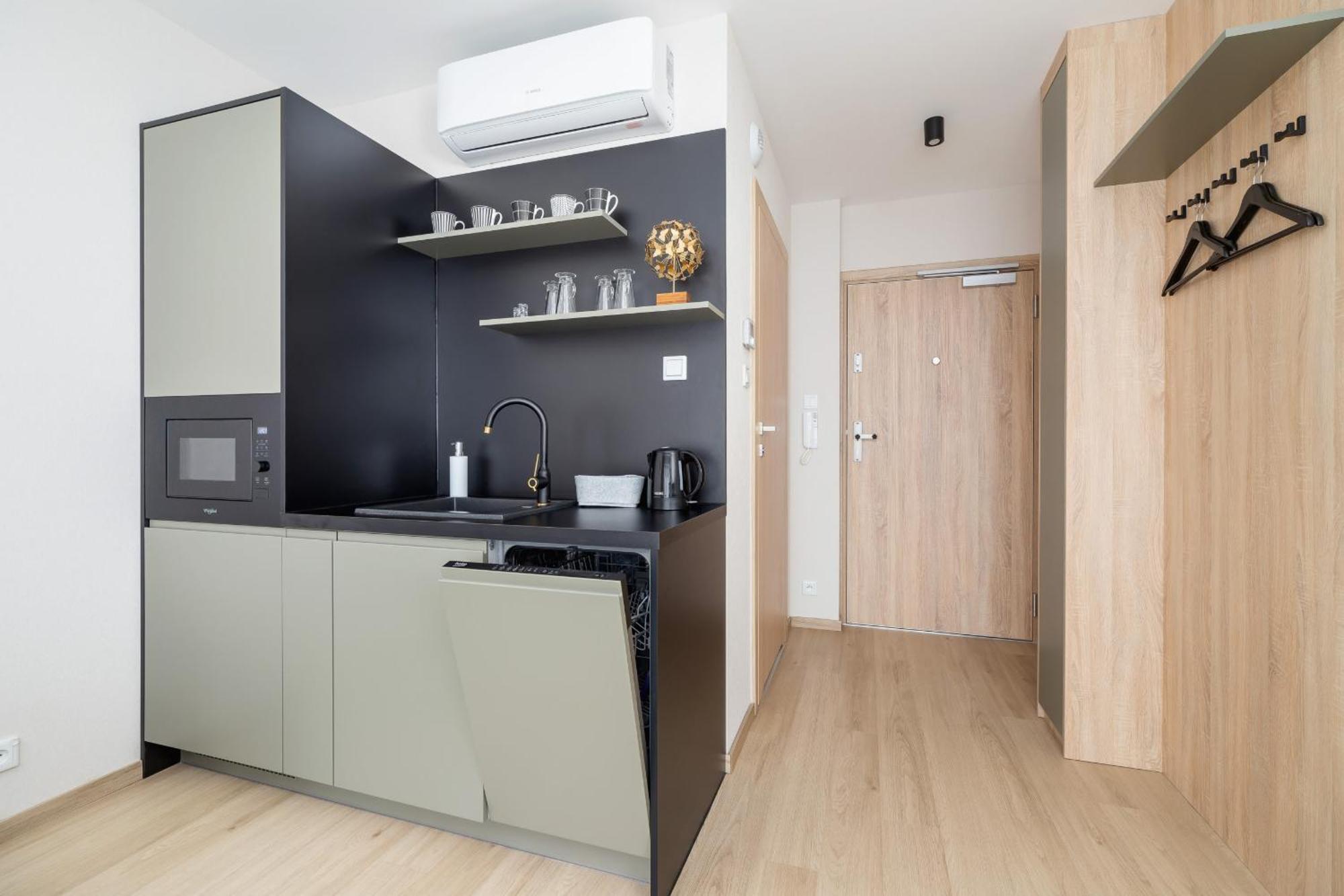 Modern Studios With Air Conditioning In Downtown Krakow By Noclegi Renters Bagian luar foto